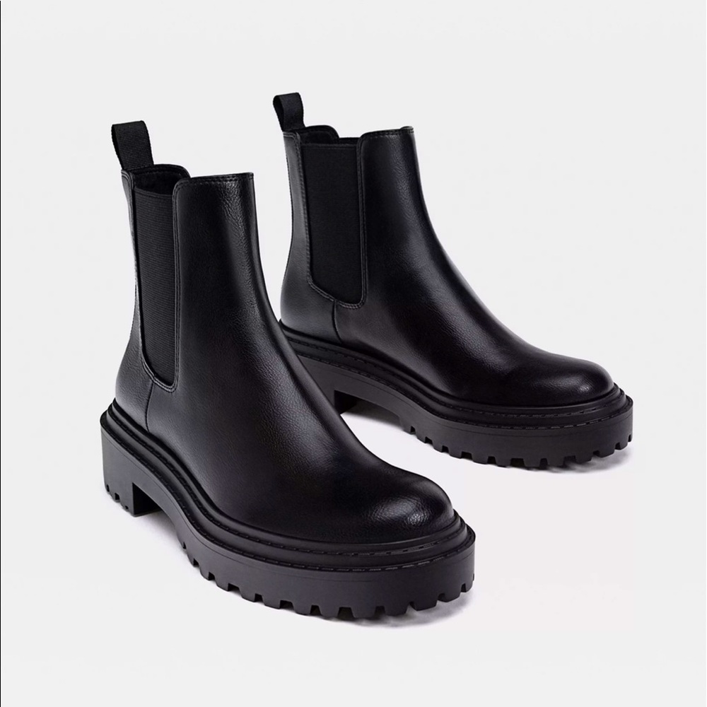 Stradivarius chunky chelsea boots in black ASOS NWT